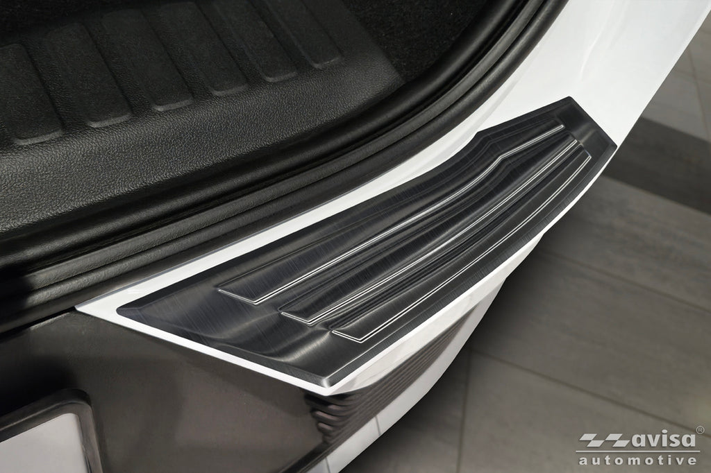 pol_pl_Nakladka-na-zderzak-tylny-do-Ford-Explorer-EV-Czarna-2900_8