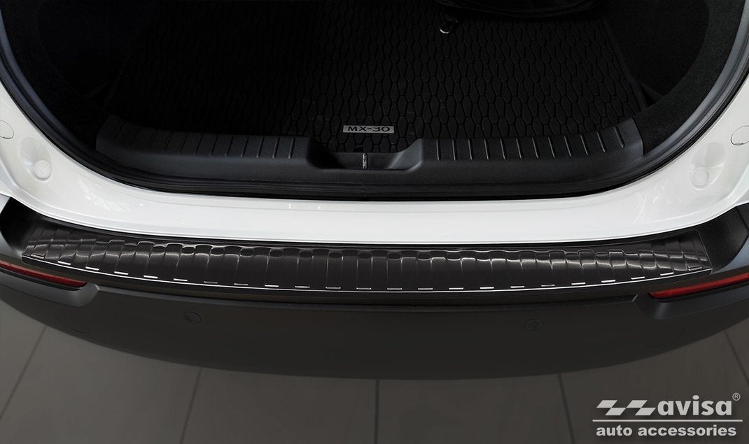 pol_pl_Nakladka-na-zderzak-tylny-do-MAZDA-MX-30-Czarna-1949_4