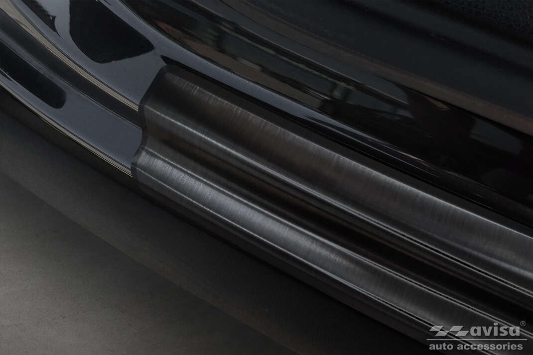 pol_pl_Nakladka-na-zderzak-tylny-do-Mercedes-EQC-2572_4